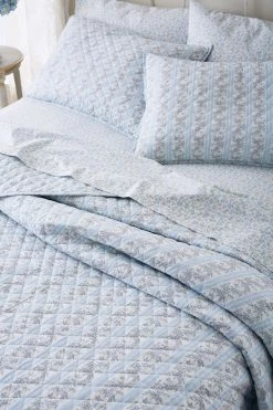 LSF Marigold Wreath Quilt And Sham Set