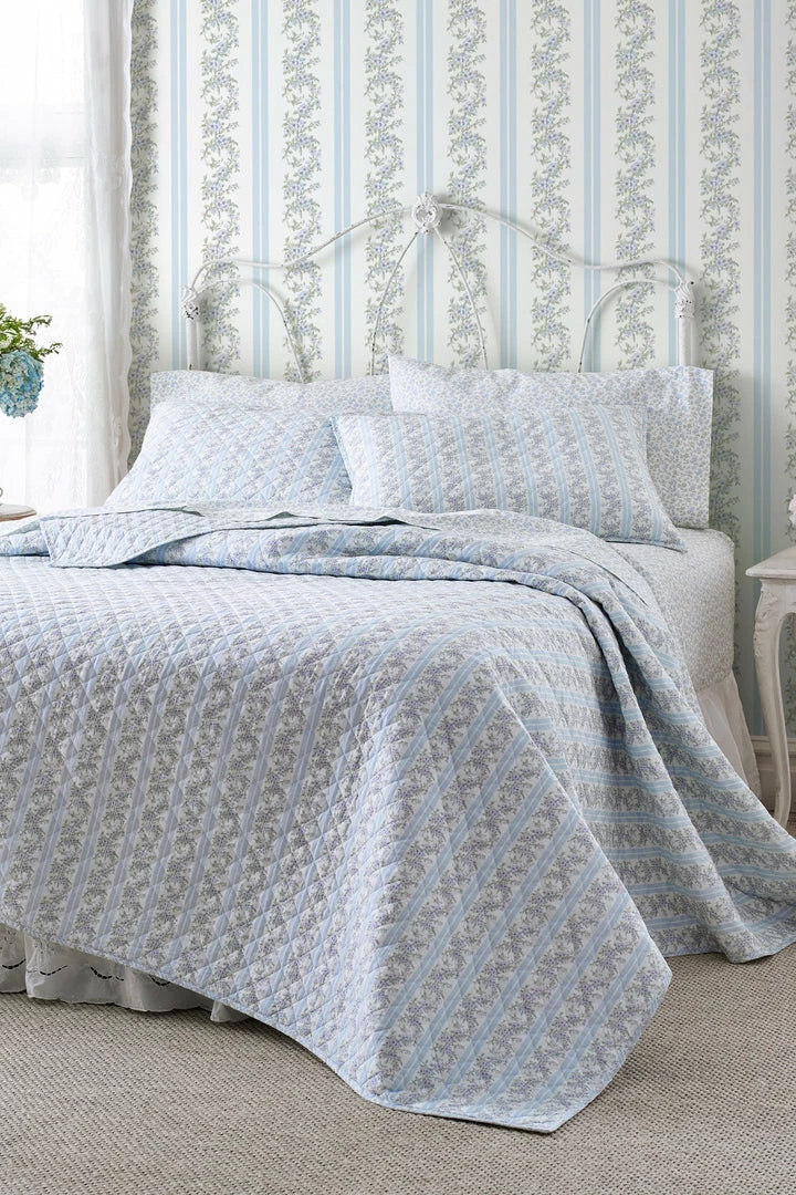 LSF Marigold Wreath Quilt And Sham Set