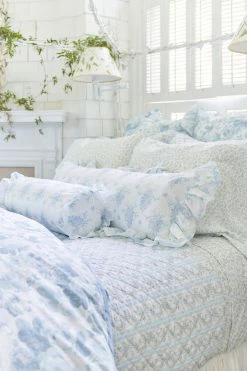 LSF Marigold Wreath Quilt And Sham Set