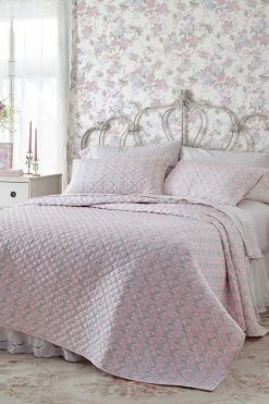 LSF Marigold Wreath Quilt And Sham Set